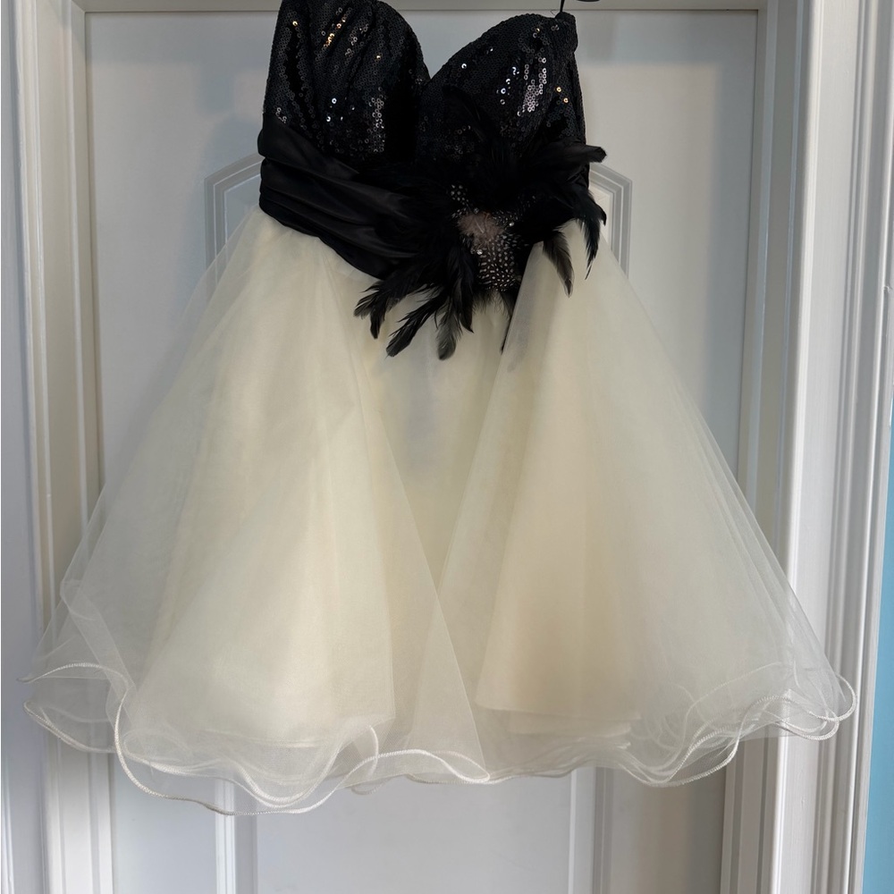 Speechless Black and Cream Formal Juniors Dress